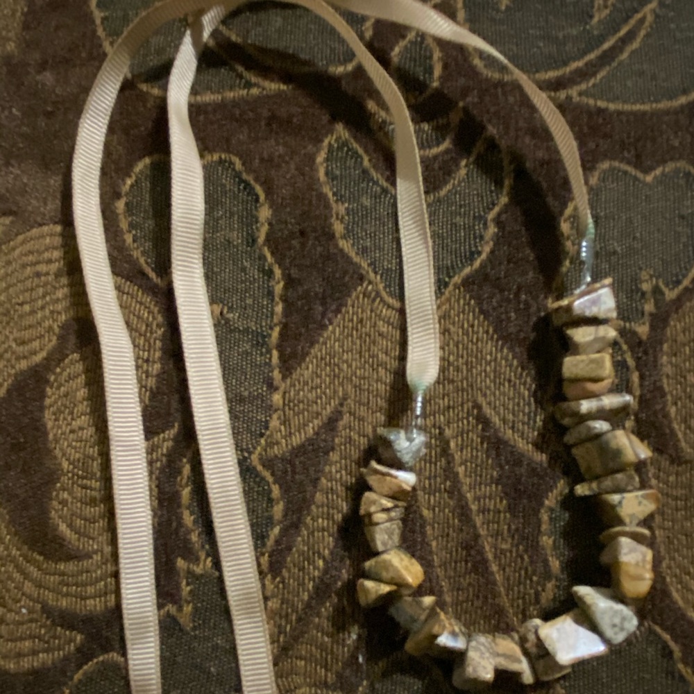 Choker - Picture 2 of 4